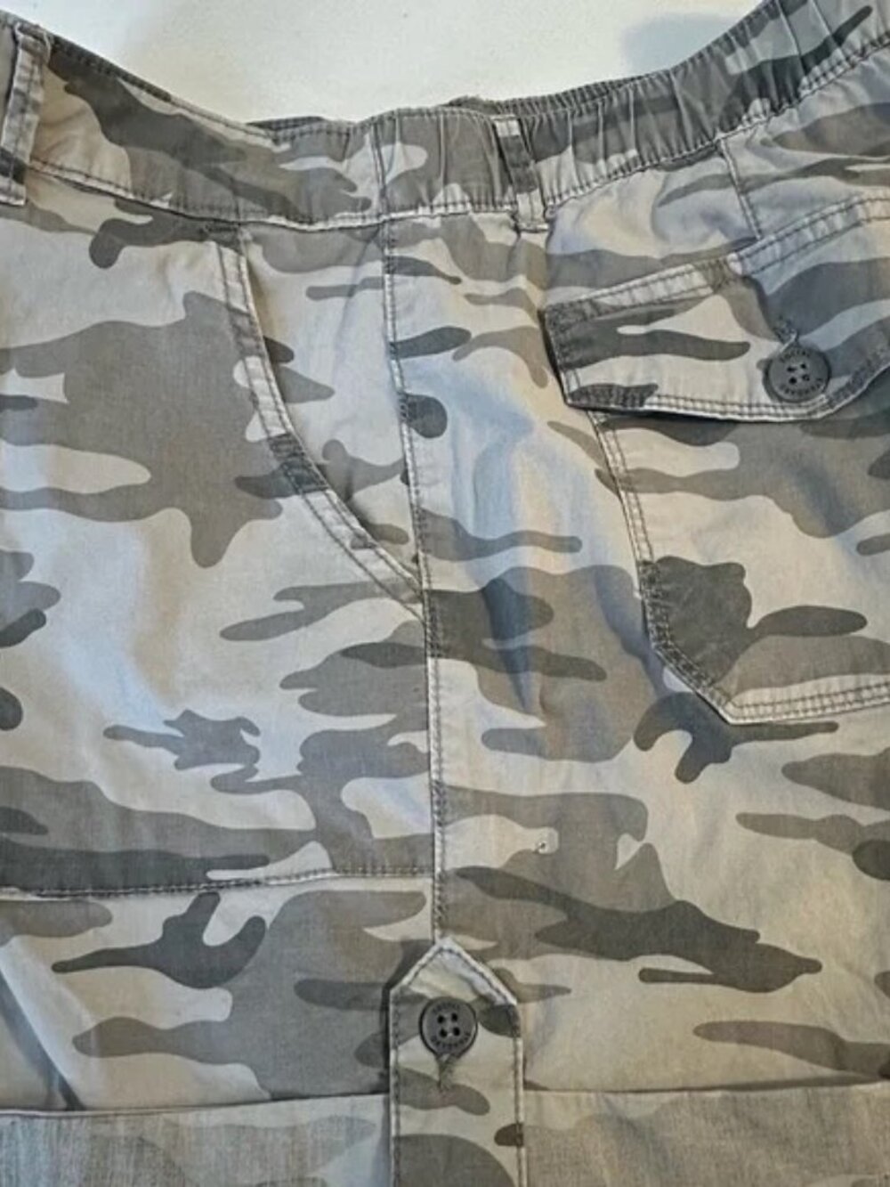 Social Standard Women's Camouflage Chino Shorts Cuff Gray Size L Relaxed - Picture 12 of 15